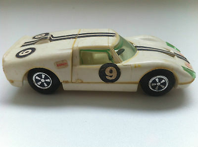 Voiture en kit miniature