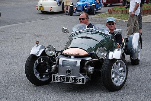 Voiture en kit sur base 2cv